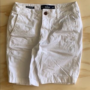 Men’s Hollister khaki stretch shorts